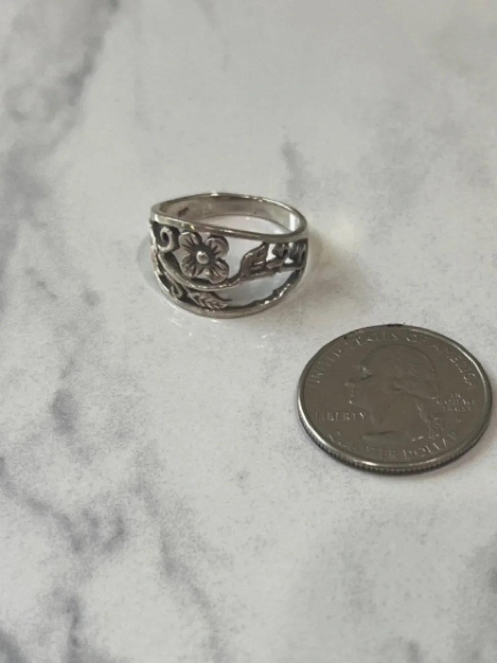 Sterling Silver Floral Cutout Women’s Ring size 6.5